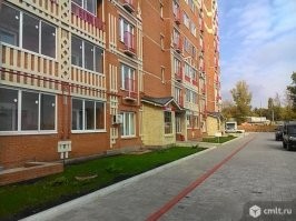 Ну ладно - я могу как-то "простить и понять" тех кто хочет себе больше размер, чтобы было где. И вообще, ну вы поняли. 
Но какого спрашивается делать "балкон" размером с детский писюн и называть его загадочно "французским балконом"?! Да еще преподносить это как нечто неипическое...