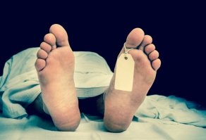 Девушка решила станцевать у открытого окна, но увлеклась