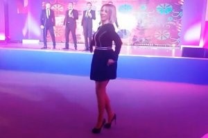 Вчера поперли Машу Захарову из МИДа. Оказалось, она нанюхалась коки в жопу, начала танцевать калинку-малинку и кричать со сцены: "Аргентинский кокс - самый лучший! Нюхни коксика - и составись офигенную дипломатическую ноту!"