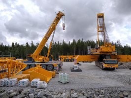 Маленький  собирает большого...