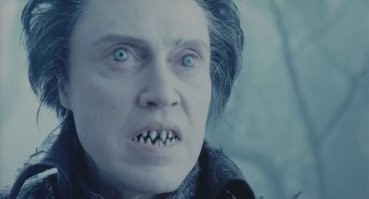 Один из монстров "лампового" Голливуда. Фильмов более сотни. В тех, что довелось видеть с ним мне, даже если это эпизодическая роль, сыграны блестяще. Даже всадник без головы со сточенными зубами в "Сонной лощине"