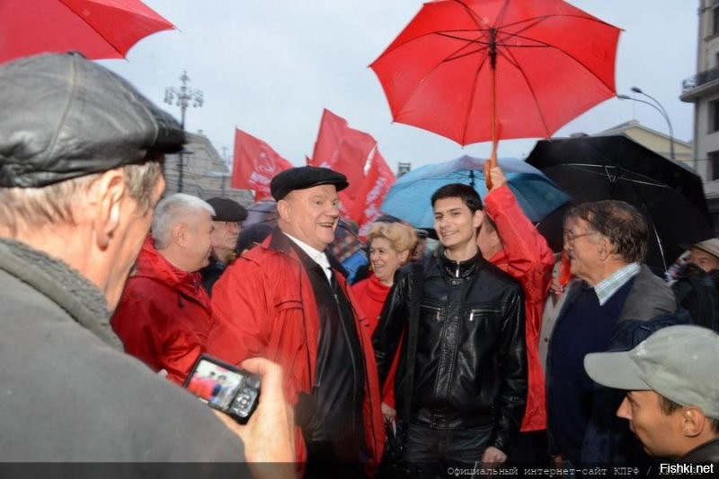 Эвона чё, Зюганыч! 
По ходу он тоже из этой индустрии... :)