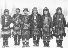 За всех этих красивых якуток, геологов благодарите, чистокровные они вообще не айс , даже нарядные