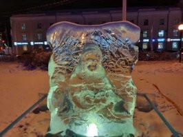 Якутск.
С начала декабря стоят на площадях города