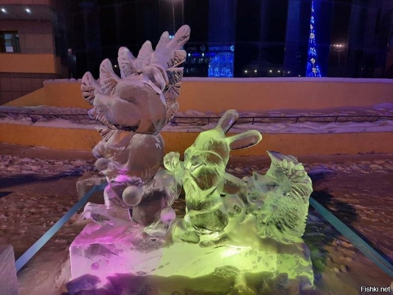 Якутск.
С начала декабря стоят на площадях города