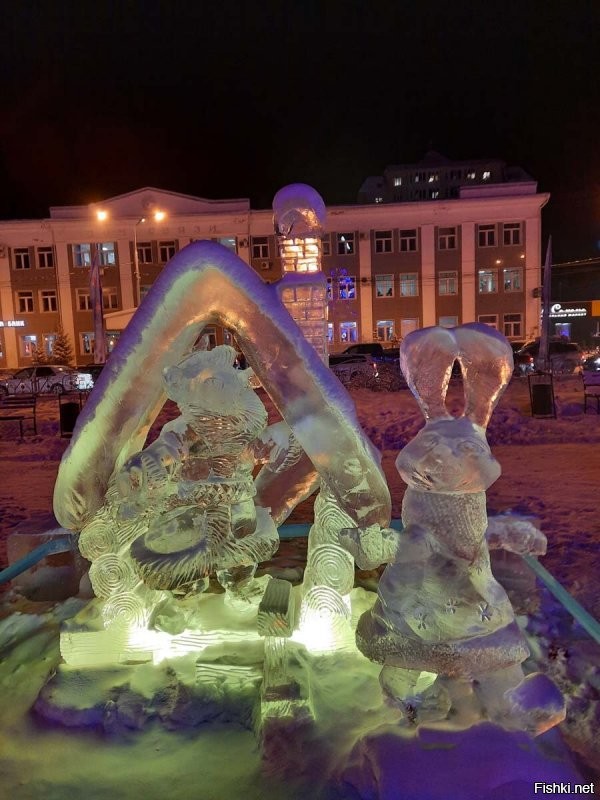 Якутск.
С начала декабря стоят на площадях города