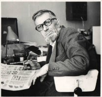 Хм... Поначалу подумал, что речь в посте пойдёт вот про этого очень неоднозначного товарища. Виктор Гребенников, если кто не знает. С одной стороны серьёзный учёный-энтомолог (причём, самоучка), талантливый художник и писатель, человек, прошедший сталинские лагеря и многия-многия... А с другой -- не менее известный исследователь антигравитации, который, по слухам, сумел создать действующую антигравитационную платформу, принцип действия которой был подсмотрен у насекомых.