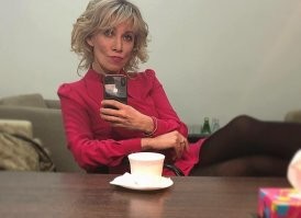 Доллары не любят запах обуви. Доллары любят коробки из-под "ксерокса".  
Кстати, чемоданы из Аргентины прилетели?