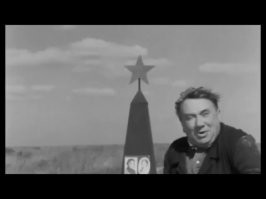 ...И живу я на земле
доброй
за себя
и за того парня.
Я от тяжести такой
горблюсь.
Но иначе жить нельзя,
если
все зовет меня
его голос,
все звучит во мне
его песня.
ПС: "Макарыч" Герой войны. Получил не удачное ранение, тяжёлая контузия, полученная в бою, привела к тому, что Смирнов потерял возможность иметь детей. Квартиру, надеюсь, ему дали. Ему...и тому парню...