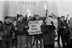 Рвем небо в клочья... Денис Майданов сказал, слова этого... как его... Начальника - фашиста...