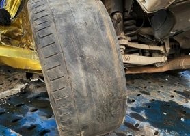 В местных пабликах пишут, что владелец Дмитрий Кислый продавал машину и приехали двое покупателей, взяли на тест и врезались, тем самым умер и продавец и три покупателя, продавца реально жалко он просто продавал свою машину, а тут приехали покупатели и убили себя и его. Хз, правда или нет...