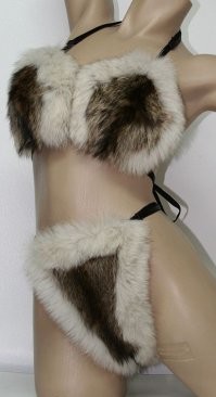 В самой холодной деревне мира настала пора лифчиков на меху