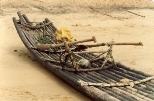 Помимо удочек вполне сносные лодки выходят