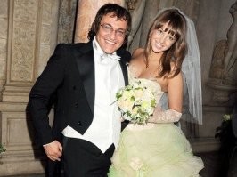 Так на вскидку... Таких влюблённых ещё не один десяток.