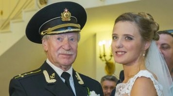 Так на вскидку... Таких влюблённых ещё не один десяток.