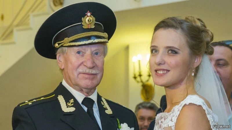 Так на вскидку... Таких влюблённых ещё не один десяток.
