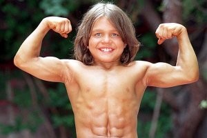 Радует, что паренек не разочаровался в спорте и показывает результаты.. Но есть и другие примеры - та же известная история с  Ричардом Сандраком, из которого отец буквально с пеленок начал делать звезду бодибилдинга...