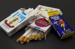 Сигареты тоже есть, правда в свободной продаже я их сто лет не видел. Не знаю, запретили их, или сами вывелись.