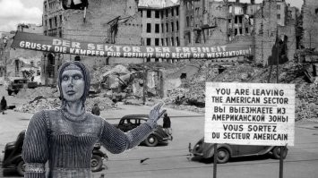 За Алёнкой выстроилась очередь