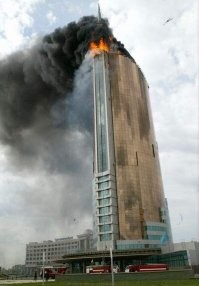 Эээ... Дарагой... Я там супермаркет первый открывал, на Круглой площади, левый берег. Хан Шатыра, Байтерека, еще в помине не было. Одна Зажигалка стояла, зажглась кстати...