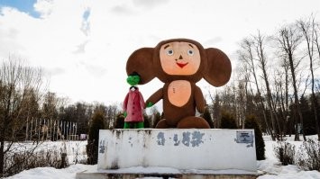 По следам «прекрасной» Аленки. Собрали странные и страшные скульптуры из Российской глубинки