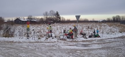 По следам «прекрасной» Аленки. Собрали странные и страшные скульптуры из Российской глубинки