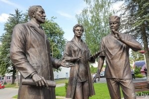 Минск. Памятник врачам-онкологам. Открыт на территории РНПЦ онкологии и медицинской радиологии в 2019 году.