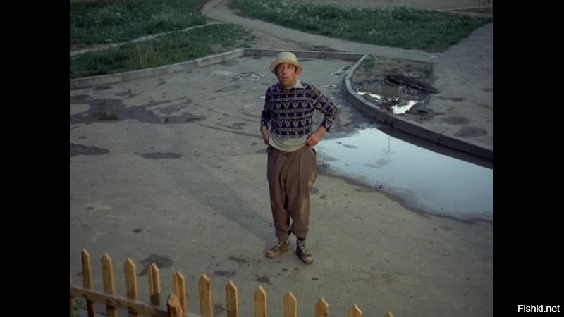 Он тебе рубль должен?