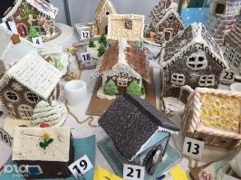 Нехрен соваться на конкурс пряничных домиков если понятия не имеешь о том, что это такое...