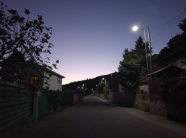 Два фото с одного места...
1. 8 октября 2019. 18ч.54мин.
2. 12 октября 2019. 18ч.34мин.