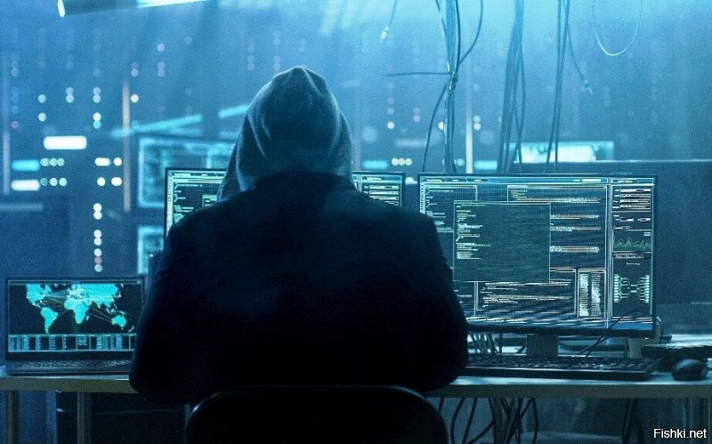Вот фотодокумент: злобный россияненский хакер взламывает сервер Пентагона.
Но у Америки есть спасение: скоро ей на помощь придут эстонские программисты, самые лучшие в мире. И тогда американская демократия будет спасена.