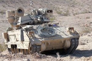 Да не, вы  что-то путаете, самая современная модернизация M2A4 (а это современные ракеты, тепловизоры, БИУС и хрен пойми какие ещё навороты), стоит 1,6 млн долларов. Это исходя из общей суммы контракта и кол-ва машин (там несколько модификаций), к тому же в стоимость контракта входят ещё несколько тренажёров, ремонтных комплектов, различных пакетов брони или динамической защиты на разные ситуации, расходников и прочего сопутствующего скарба, так что приблизительно, самый навёрнутый компьютизированный Бредли, с  хорошей защитой, возможностью работать ночью на дистанциях около 5 км (по танкам!) и спутниковой связью стоит 1,5 млн вечно зелёных +\-. 
И это, как мы все понимаем с уже заложенными откатами всем заинтересованным генералам, сенаторам и чиновникам, кто отчаянно лоббировал этот контракт в правительственных кругах и в закулисьях Пентагона.
Так где Бредли, а где этот выкидыш 70-х? :)
Фото M2A3 (но визуально в М2А4 особо ничего не поменяется, вроде как пакеты броне чутка другие будут, ракеты более ракетистые, и внутреннюю электронику подтянут до нужного уровня, возможно пушку доработают под новые телескопические БОПС-ы 25мм и выведут устройство для дистанционного подрыва ОФ.  Но это не точно - там почти всё секретно, сложно судить что на самом деле правда.)