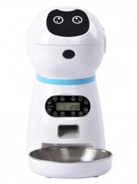 Если живёшь один, то советую купить автокормушку на Али. Коты не будут сидеть голодные, если задержался на работе, не надо вставать утром в выходной, чтобы их покормить. Тупо программируешь количество кормлений и размер порции, и коты всегда накормлены.
У меня такая. Теперь нет никаких проблем, если куда то свалили даже на пару-тройку дней.