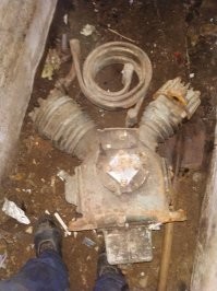 Сегодня разгребал гараж и нашел несколько непонятных вещей. Подскажите, что это за штуки?