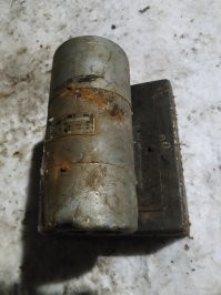 А там больше нет никаких кнопок и разъемов. Я сделал еще несколько фото, но, видимо, когда я их заливаю сюда, сайт их автоматом уменьшает. Счаз кину еще, что осталось. Если что, завтра добавлю крупные планы.