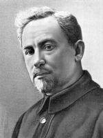 Голощёкин (настоящие имя и отчество Шая Ицикович) был арестован 15 октября 1939 года и два года провел в следственном изоляторе. Его обвиняли в сочувствии к троцкизму, подготовке террористического акта, перегибам в деле коллективизации и пр. Арестованный в апреле 1939 года бывший нарком внутренних дел Н. И. Ежов в своих признательных показаниях от 24.04.1939 упоминает Ф. И. Голощекина в качестве одного из своих гомосексуальных партнёров.
Ну уж это-то точно ПЕДЕРАСТ!