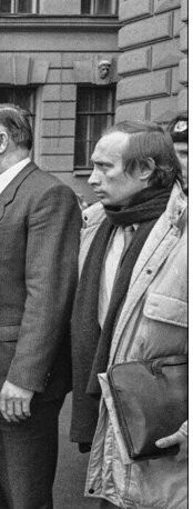 серьёзный такой...