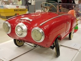 Машина видно прошла через не одно поколение.