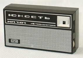 Блин, у меня такой же конструктор был. Права назывался Электрон, кажется. А по форме один в один. Прям прослезился.