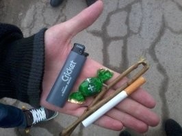 У нас вместо конфет было это проверенное средство.