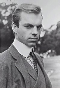 Хью го Уо ллес Уи винг - Элронд