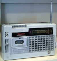 Чет взгляд остановился на VEF-260 Vef-Sigma УКВ-ЧМ. У нас на тех частотах ловить было нечего. 
А вот VEF-260 Varadero такую возможность имел. Как пишут - экспортный вариант.