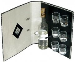 ...действительно... ...Люба! Неси папку "Квартальные отчеты"!.. ...чтобы потом делать фотки на доску почета) Люба-Люба!.. ...звезда ютьюба!