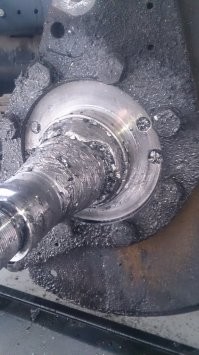 А вот то, какие серийные машины лепит завод.
Хоть тыщу раз выиграйте Дакар, там серийного в машине ничего нет.
Покупатель голосует рублем за качество.
им и надо заниматься
.