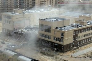 Ну да, только вот такие школы на откатах строят из говна и палок.
 А в такой могут учиться твои дети, ты этого хочешь?