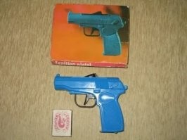 были вот такие пистонники из гдр... еще бульдог и винчестер...