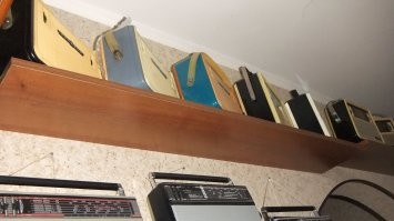 Транзисторные переносные ВЭФы выпускались с 1960-го, а завод вообще довоенный.