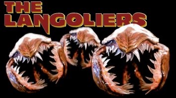 Земля разверзлась: автомобили возле неапольской больницы поглотила воронка