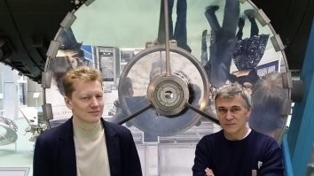 Кому интересно как это устроено и как человечество научилось разгадывать некоторые загадки Вселенной - смотрите лекции Сурдина и Попова.
На мой взгляд, это лучшие популяризаторы науки в СНГ.