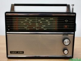 А у меня был вот это аппарат. И "голос америки" ,"радио свобода", а также сотни музыкальных станций он ловил на раз. Единственная альтернатива нынешнему интернету(